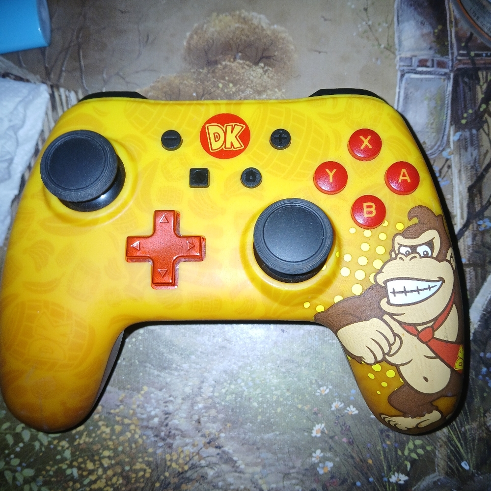 Nintendo Donky Kong - Yellow and Red